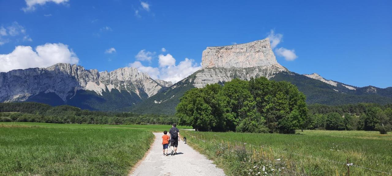 Le Gite Des Vagabonds Chichilianne Exteriör bild