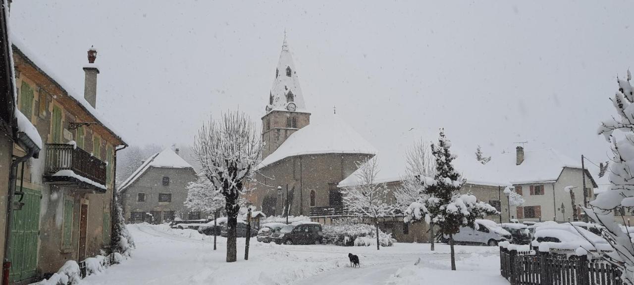 Le Gite Des Vagabonds Chichilianne Exteriör bild