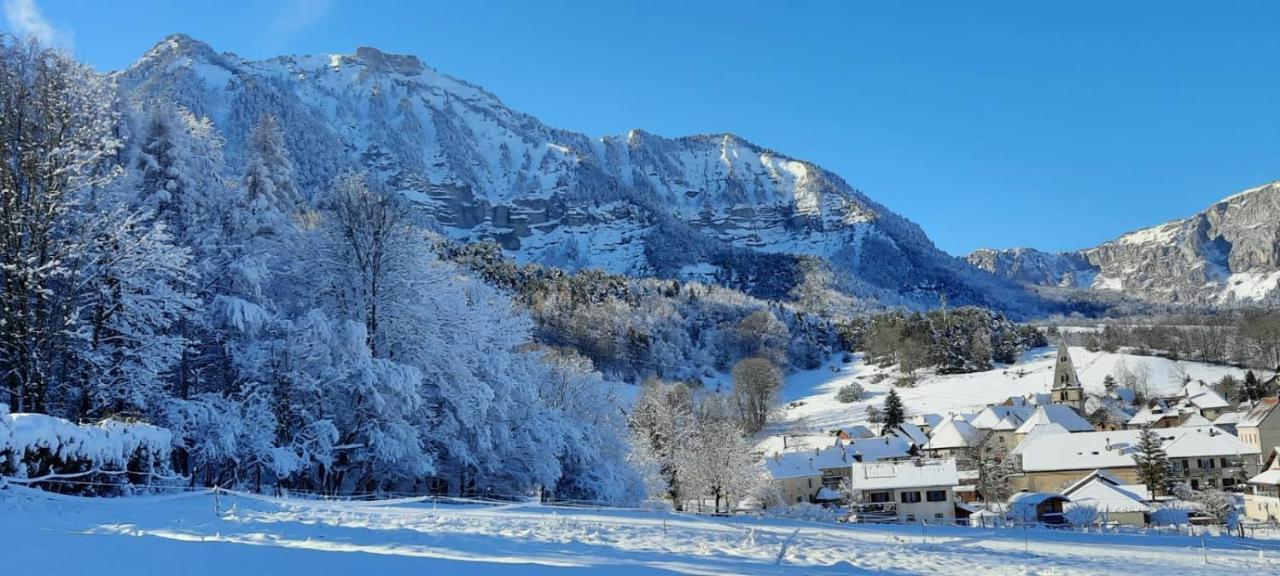 Le Gite Des Vagabonds Chichilianne Exteriör bild